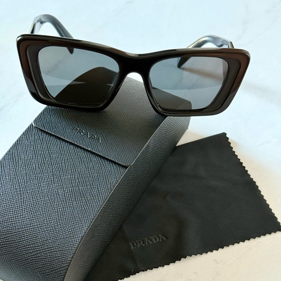 Prada geometric acetate butterfly sunglasses - Picture 2 of 7